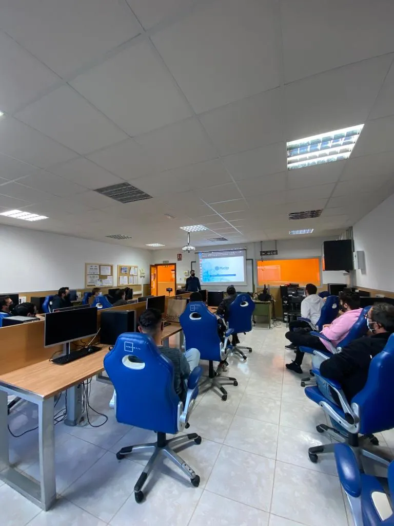 Ponencia en las II Jornadas técnicas en desarrollo de aplicaciones web y multiplataforma - 2